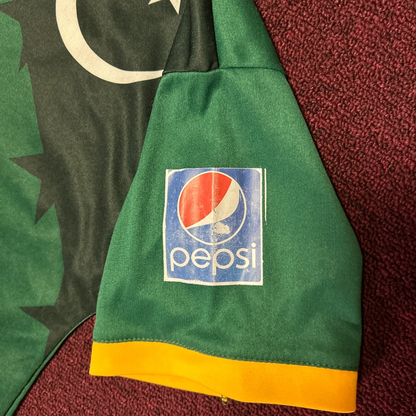 Men's T20 ICC World Cup Cricket 2012 Pakistan Jersey size XL gallery
