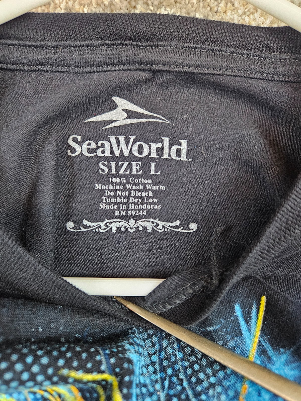 Sea World T-Shirt Black Large Whale Tail Transfer Colorful Great Travel Souvenir gallery