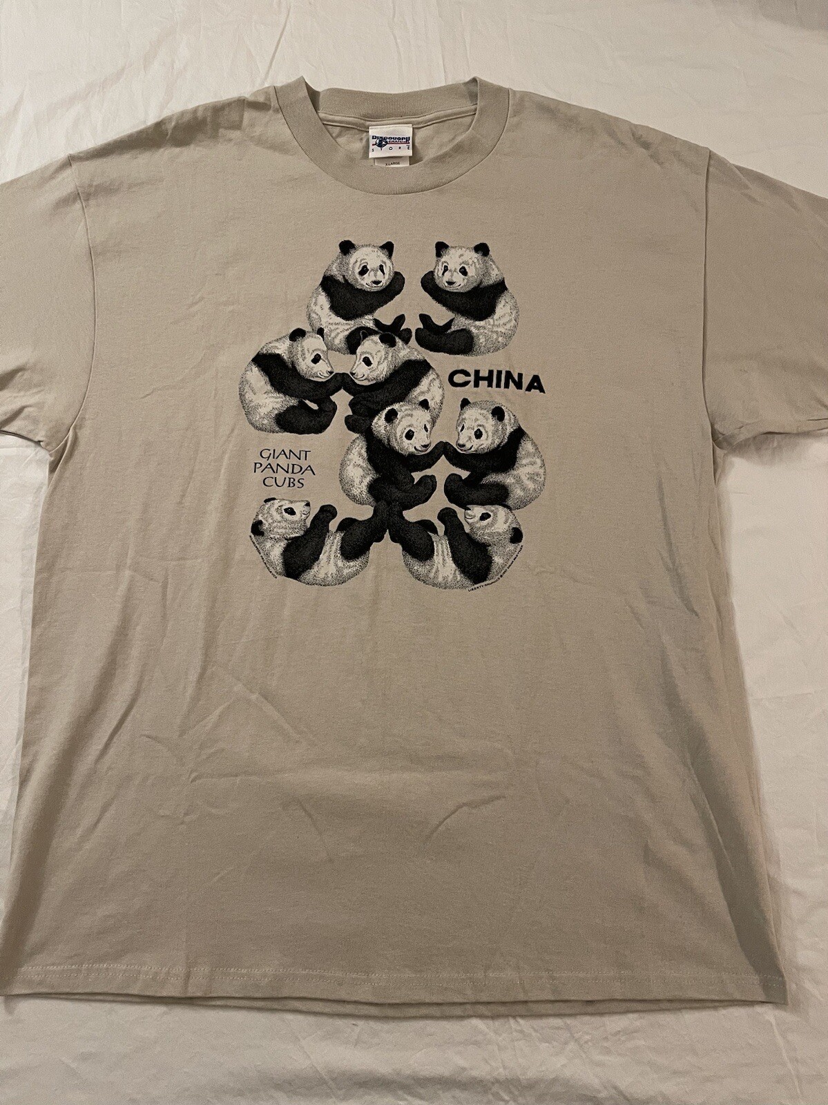 Vintage Discovery Channel Store Pandas China T Shirt Men’s Size XL Made In USA gallery