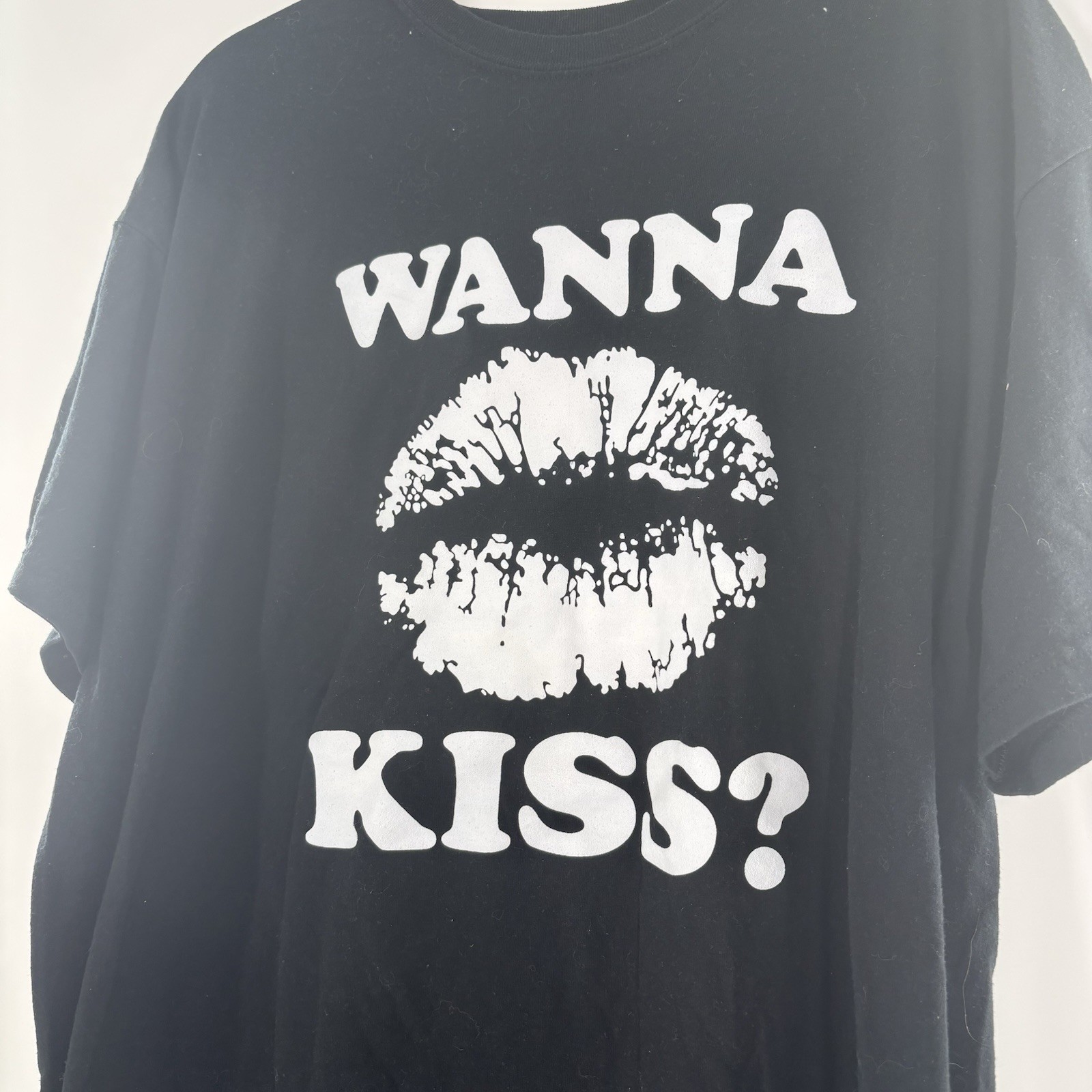Wanna Kiss Men’s XL Sunscreen Promotion Shirt Y2K Black Short Sleeve gallery