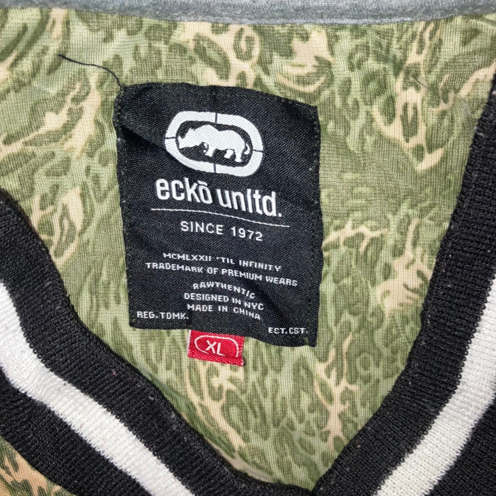 Ecko Unltd Jersey Shirt Men XL Green Camo Tiger Stripe V-Neck Y2K Gorpcore Vtg gallery