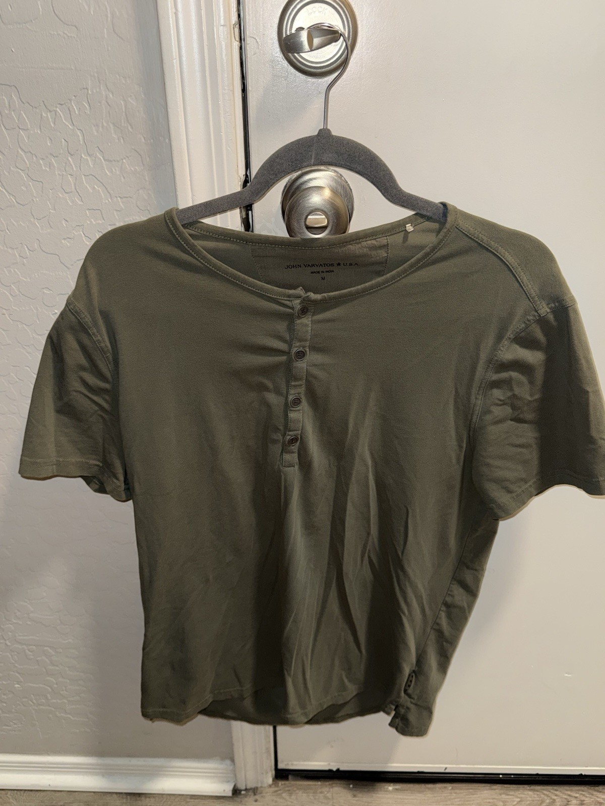 John Varvatos Bleecker Linen Henley In Green Size: Medium gallery