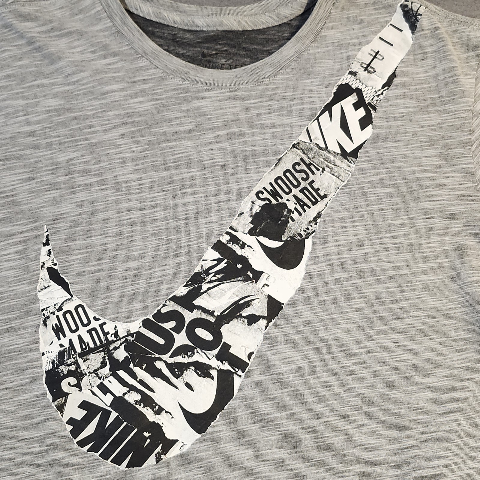 Nike Dri Fit Gray Cotton Poly Short Sleeve Mans Medium Graphic T-Shirt Top gallery