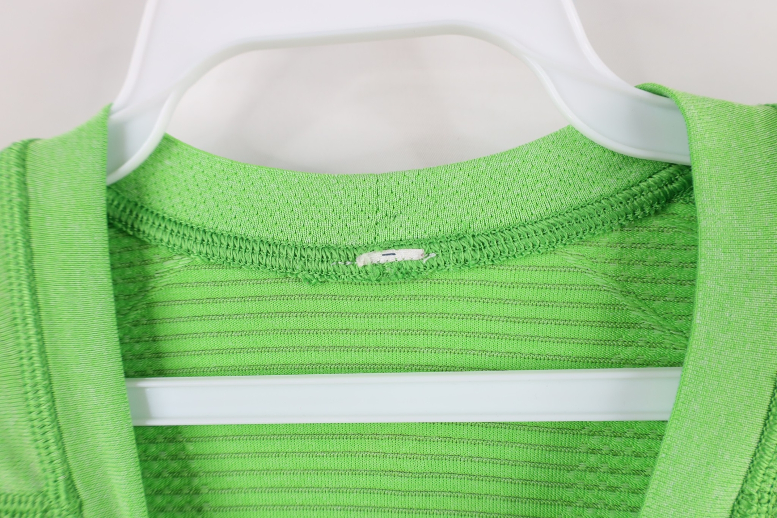 Lululemon Mens L Running Jogging Gym Metal Vent Tech Long Sleeve T-Shirt Green gallery