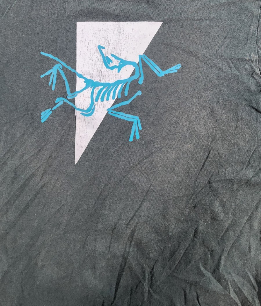 Arc’teryx T‑Shirt Men’s Size M Performance Outdoor Tee gallery
