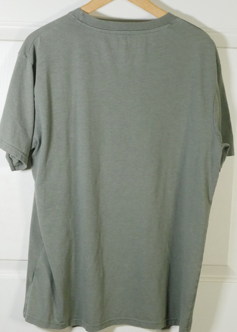 Bass Pro Shops Fishing Graphic T-shirt Size L "Sharpest Hook in the Tackle Box" gallery