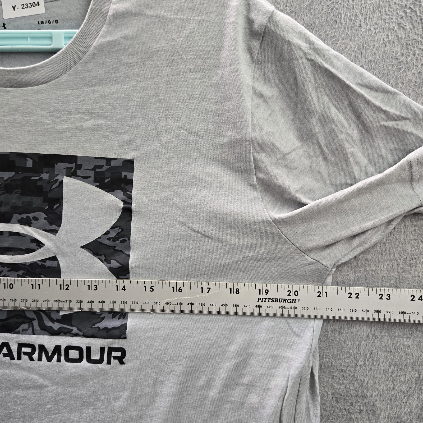 Under Armour Men Shirt L Gray Graphic Print Logo Camouflage HEATGEAR Gorpcore gallery