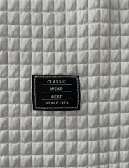 Men’s White Size L Quilted Textured Cut Off Crop Crewneck Sleeveless Muscle Tee