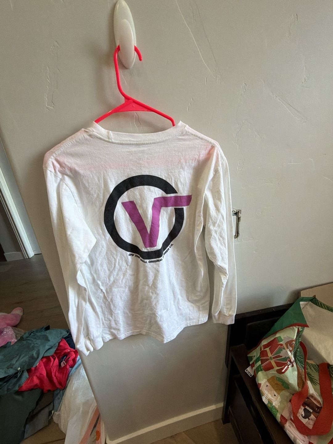 Vans Off The Wall Classic Fit Purple Circle V Logo Long Sleeve T-Shirt gallery