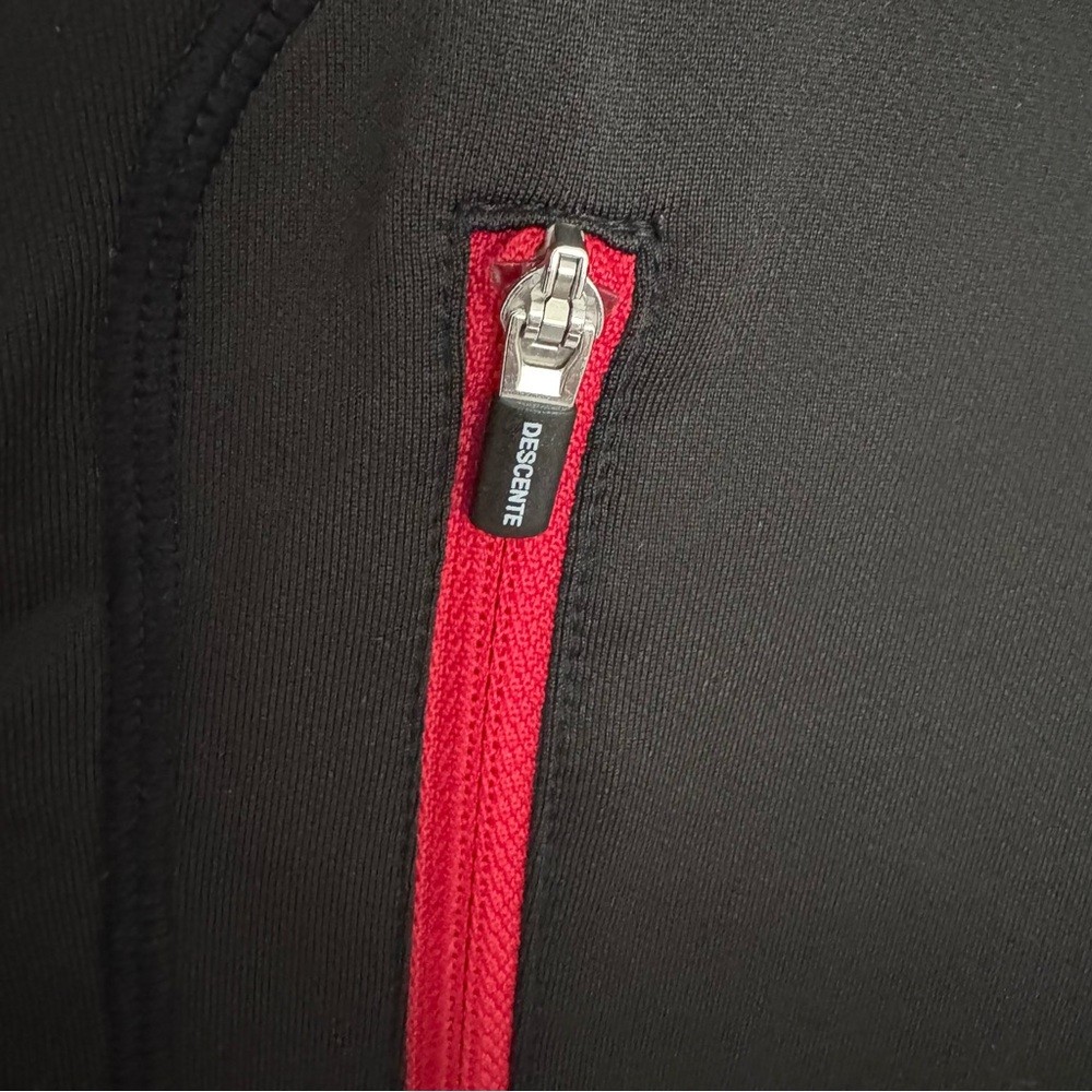 Descente T-neck quarter zip black red size small base layer skiwear size small gallery
