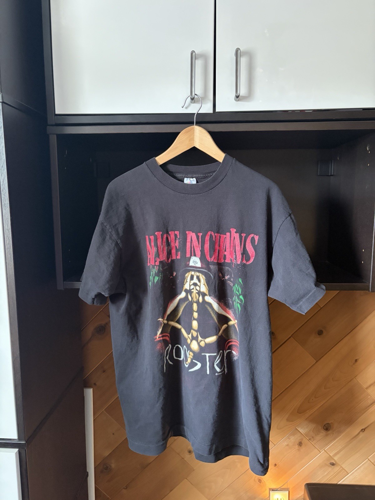 Authentic 1993 Vintage Alice in Chains black t-shirt Men’s XL