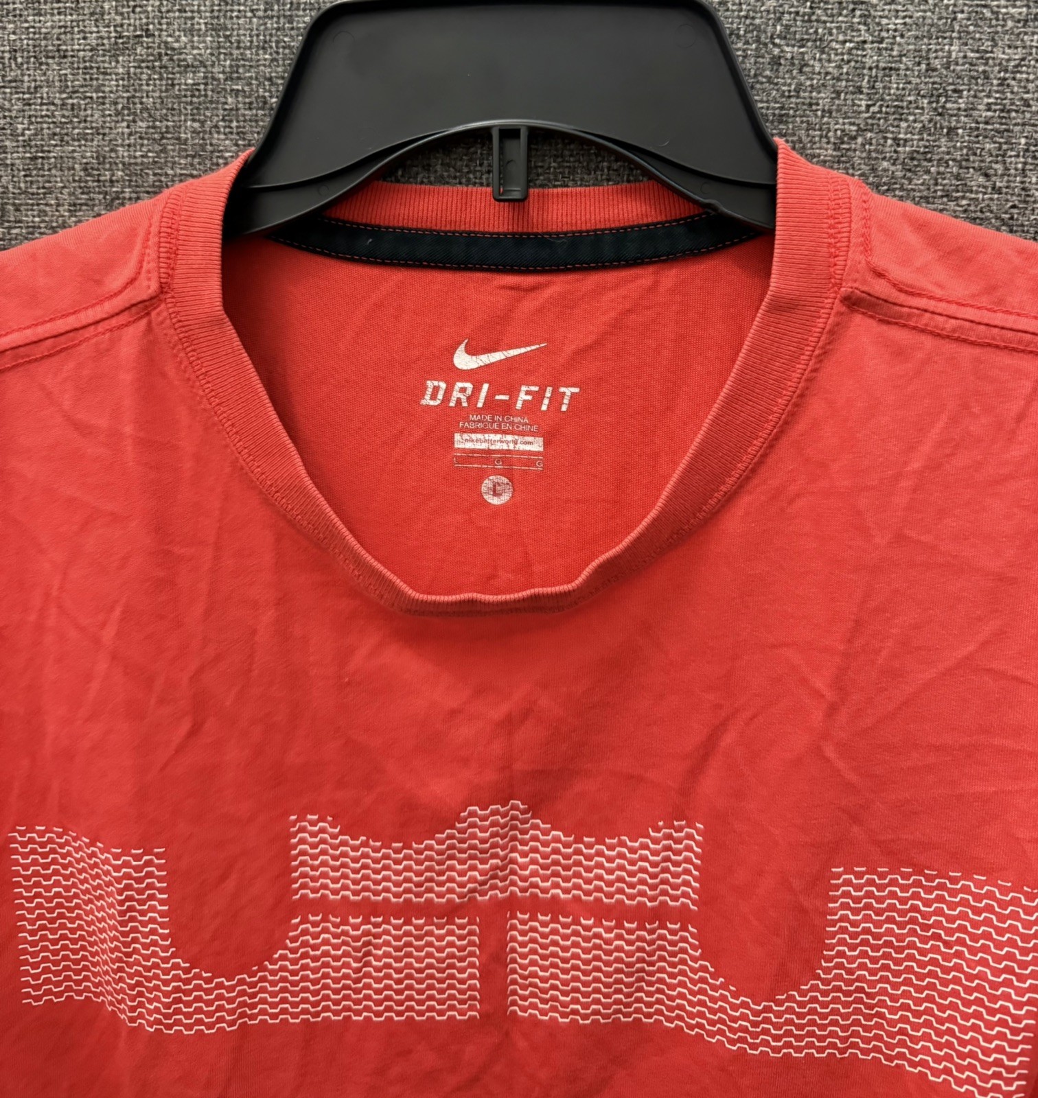 Nike Lebron James T Shirt Size Large Dri-Fit gallery