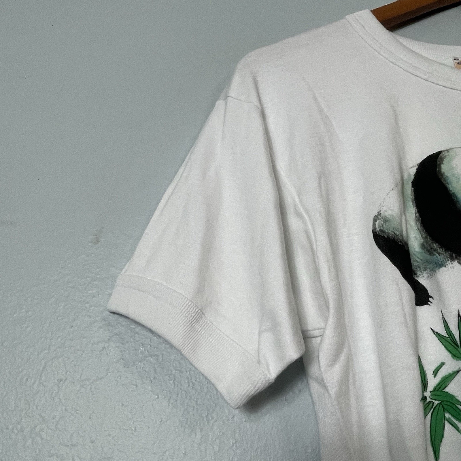 Vintage Golden Wheel Pandas Bamboo China Chinese Ringer T-Shirt Medium gallery