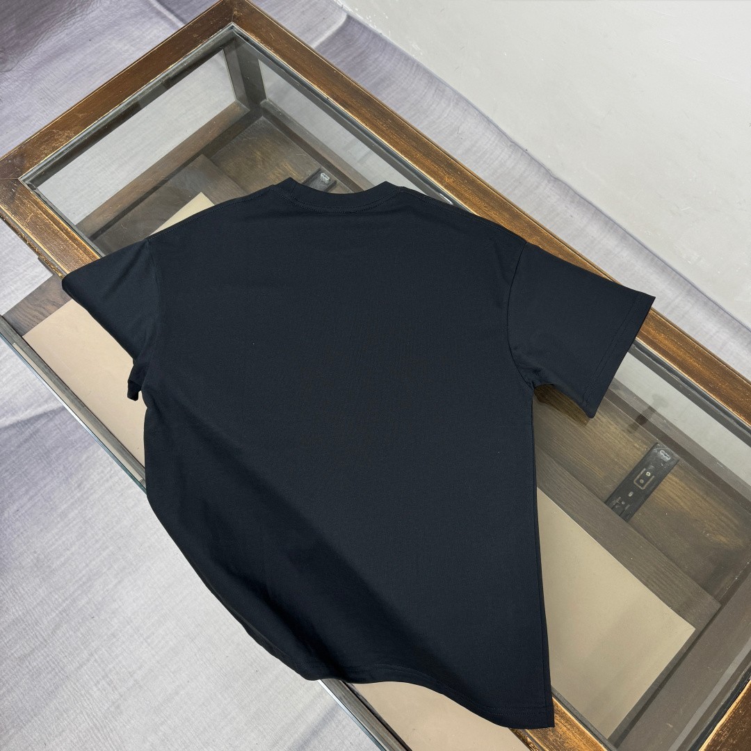 Moncler Men's Black Crew-Neck Short-Sleeve T-Shirt L gallery