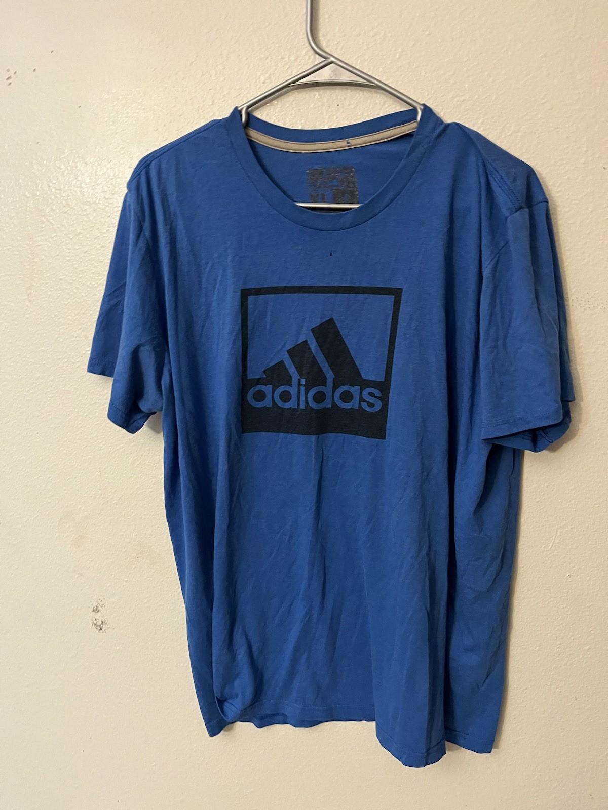 Mens Adidas “The Go-To Tee” Blue Logo Short Sleeve Shirt Size XL Performance