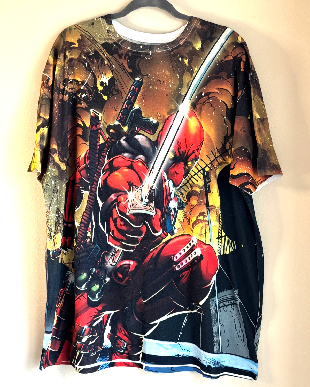 Marvel Universe Deadpool Tee Shirt Men’s 2XL All Over Print Double-Sided Graphic