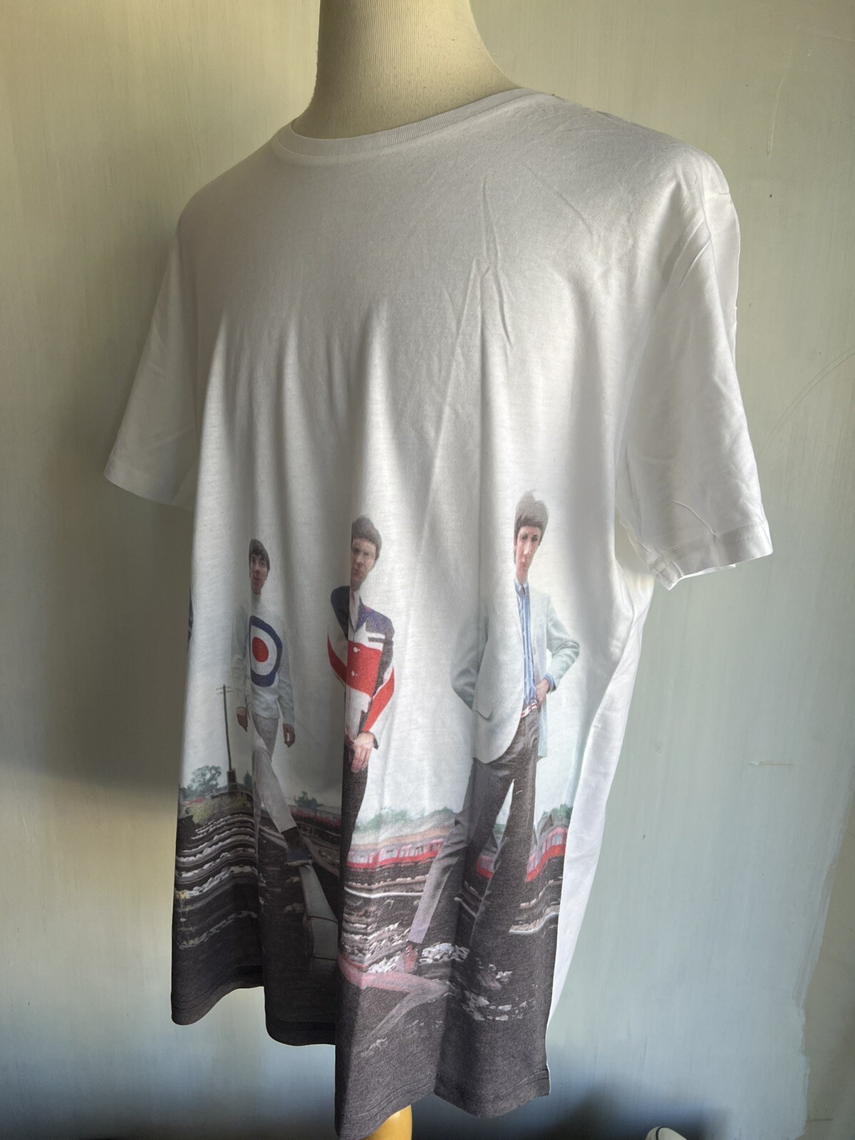 THE WHO (2012) Official Merchandise 60's British Band Photo T-Shirt Size 2XL gallery
