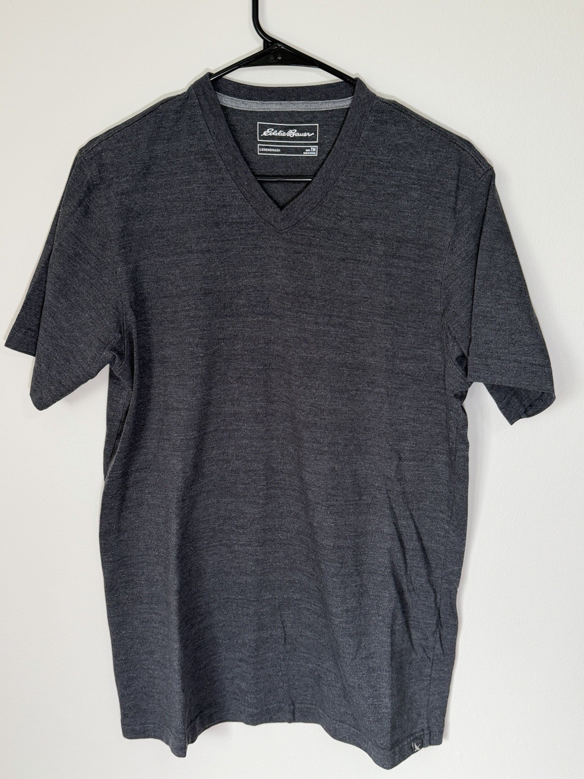 Eddie Bauer Men M Gray V-Neck Short Sleeve T-Shirt