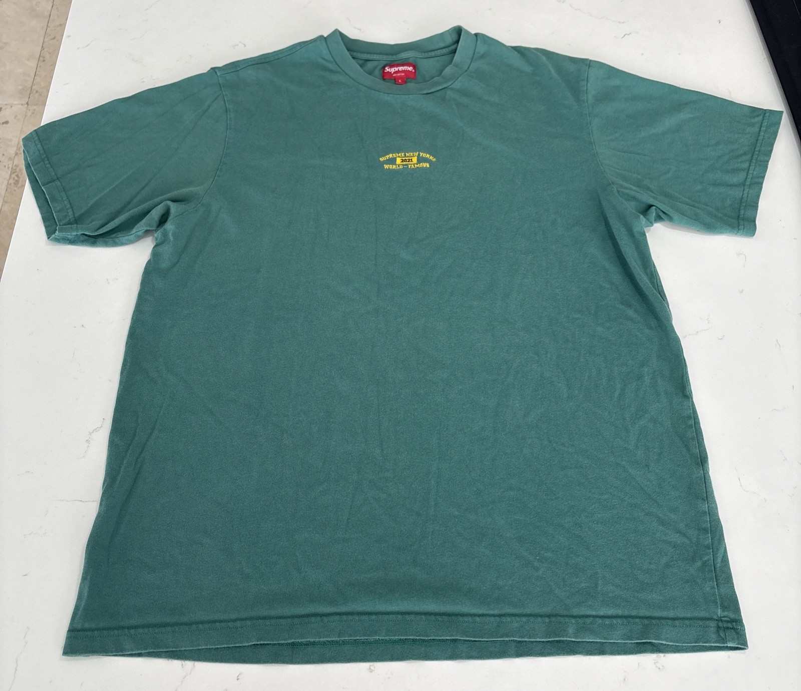 Supreme green T-shirt supreme New York 2021 world famous size large