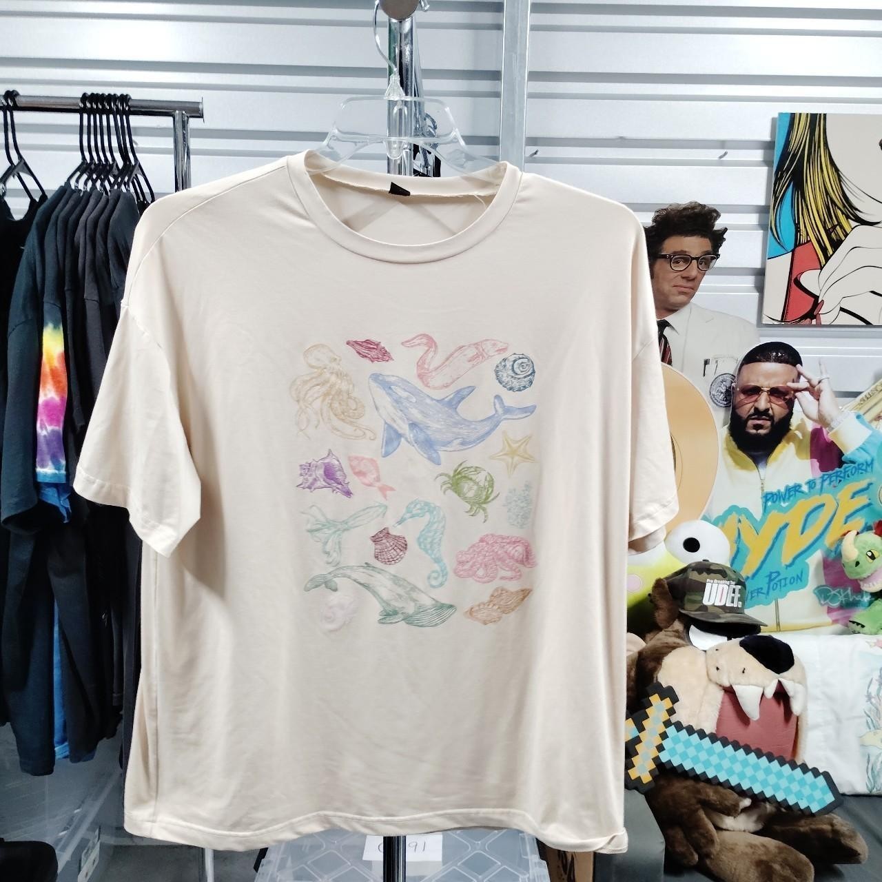 Ocean Wildlife Art Tee Shien Beige Size Large Pre Owned A291ed gallery