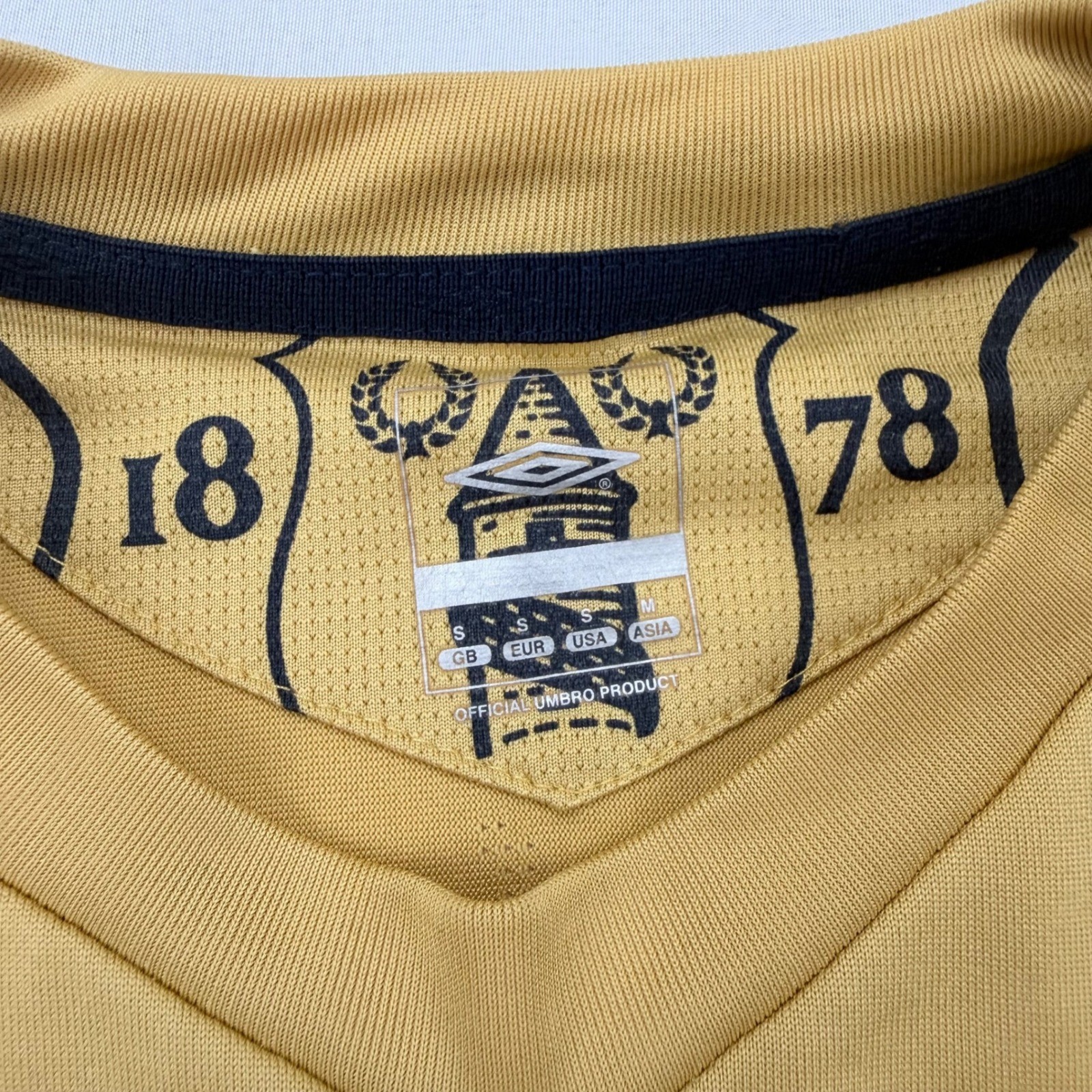 Umbro Everton Soccer Jersey Mens Small Yellow 2010-11 Away Chang Sponsor Kit gallery