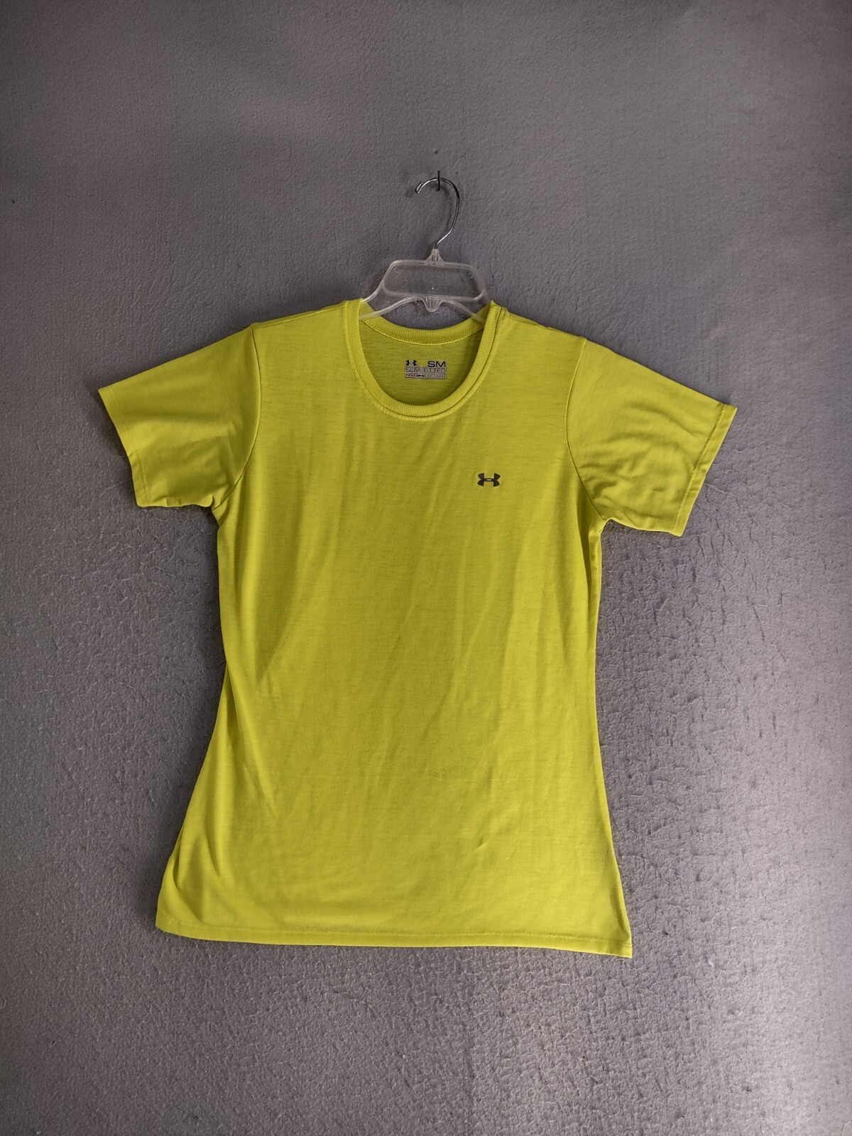 Under Armour Mens Shirt Small Yellow Semi Fitted Heat Gear Solid Logo Pullover gallery