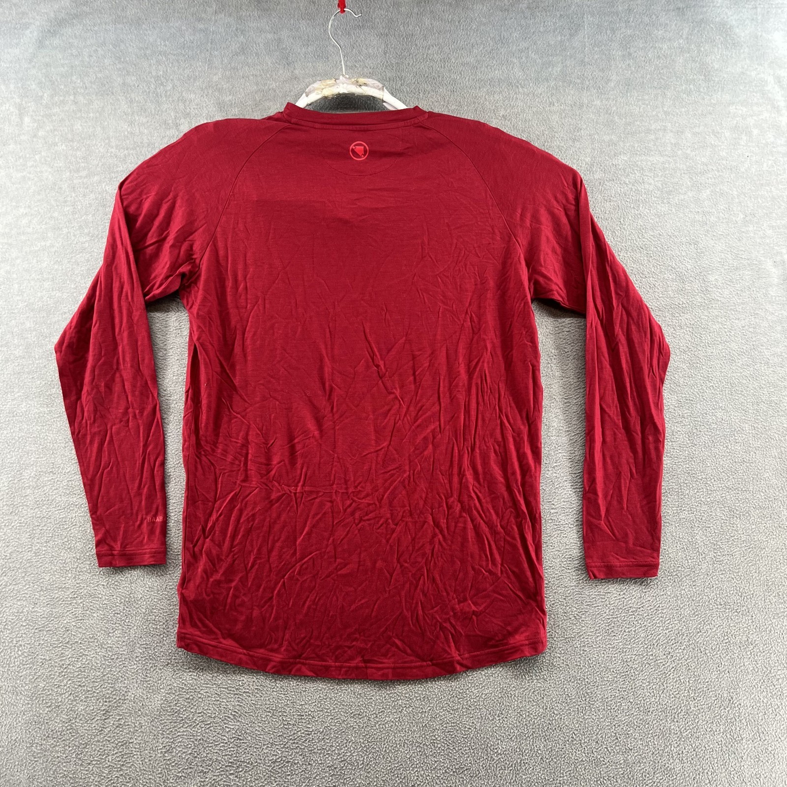 Endura Baabaa Merino Wool Blend Shirt Large Red Pullover Base Layer Cycling NWT gallery