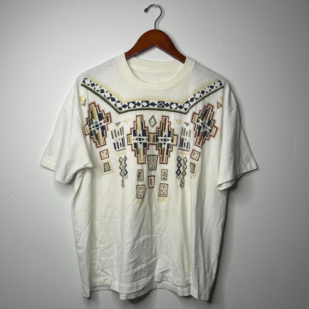 90s Native American Tee no tag about a size large