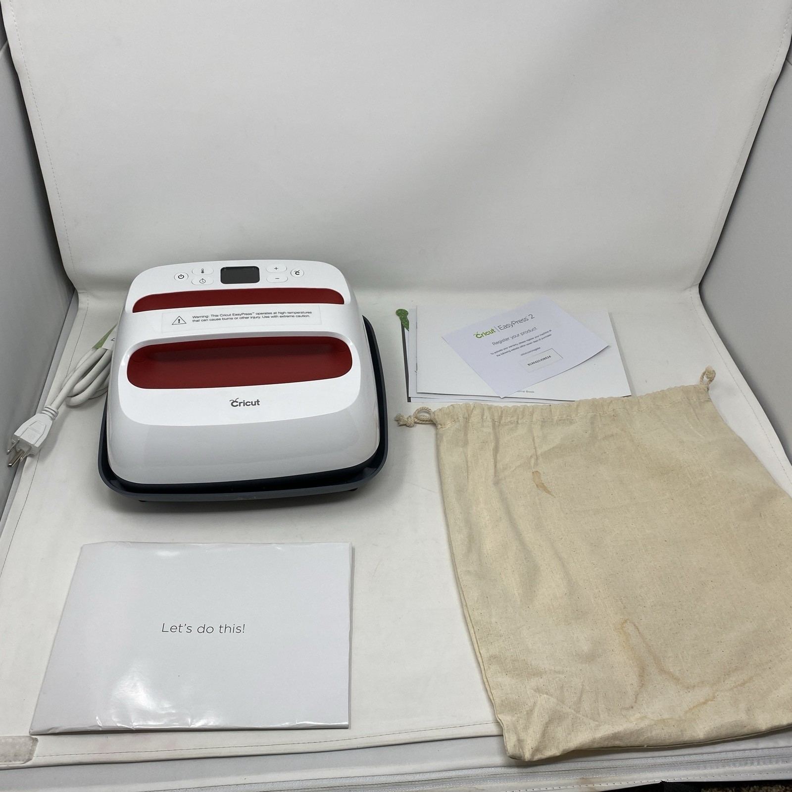 Cricut EasyPress 2 Heat Press Machine 9×9 Red Shirt Iron-On Vinyl Bundle Manual