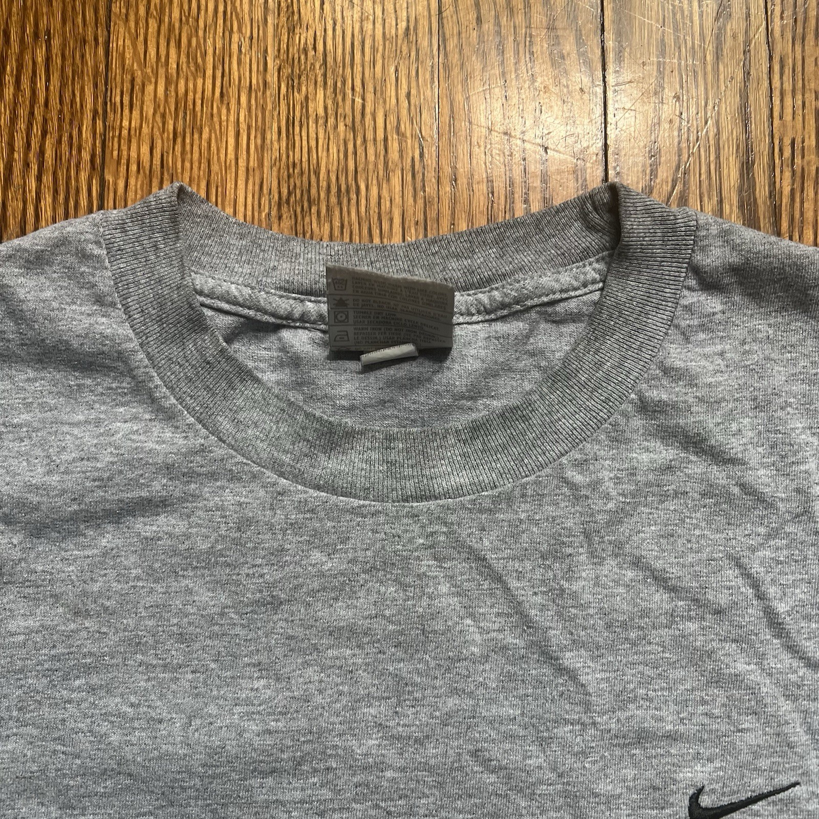 Nike Men's Gray Solid Logo Crew Neck Short Sleeve Cotton Knit T-Shirt Size XL gallery