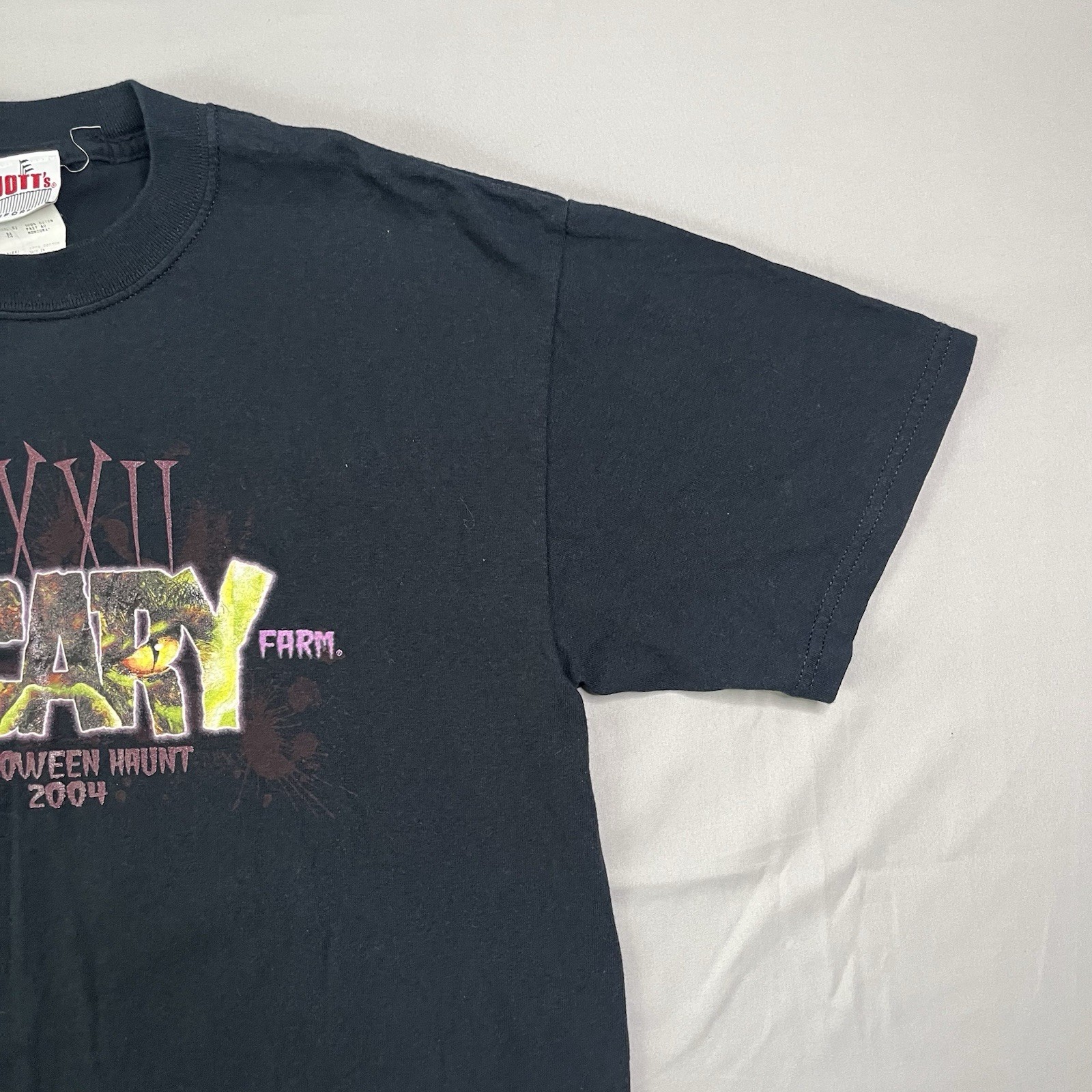 Vintage 2004 Knotts Scary Farm Shirt Mens Medium Black Graphic Zombie Halloween gallery