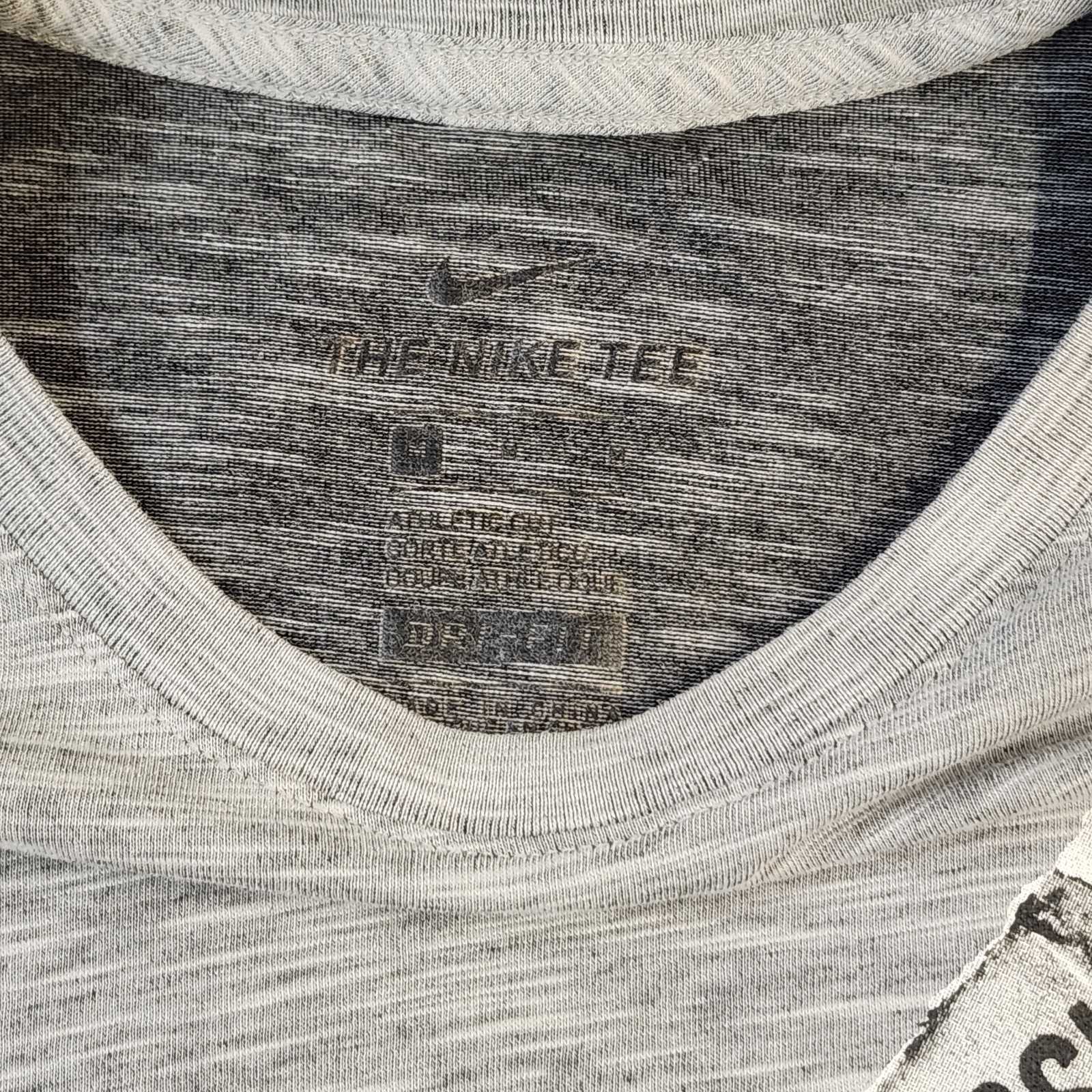 Nike Dri Fit Gray Cotton Poly Short Sleeve Mans Medium Graphic T-Shirt Top gallery