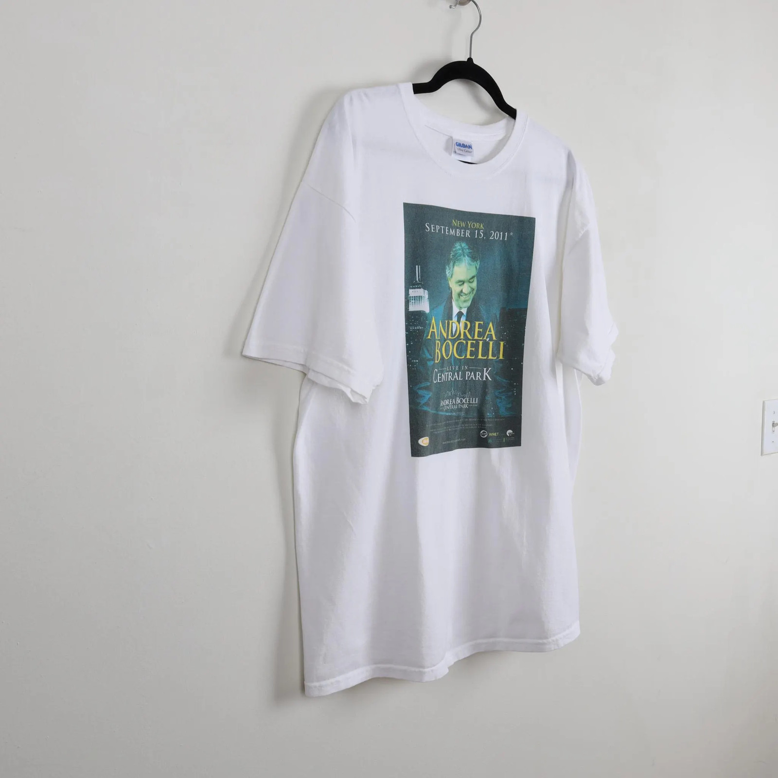 Vintage Y2K Andrea Bocelli Live in Central Park 2011 Concert Poster T-shirt XL gallery