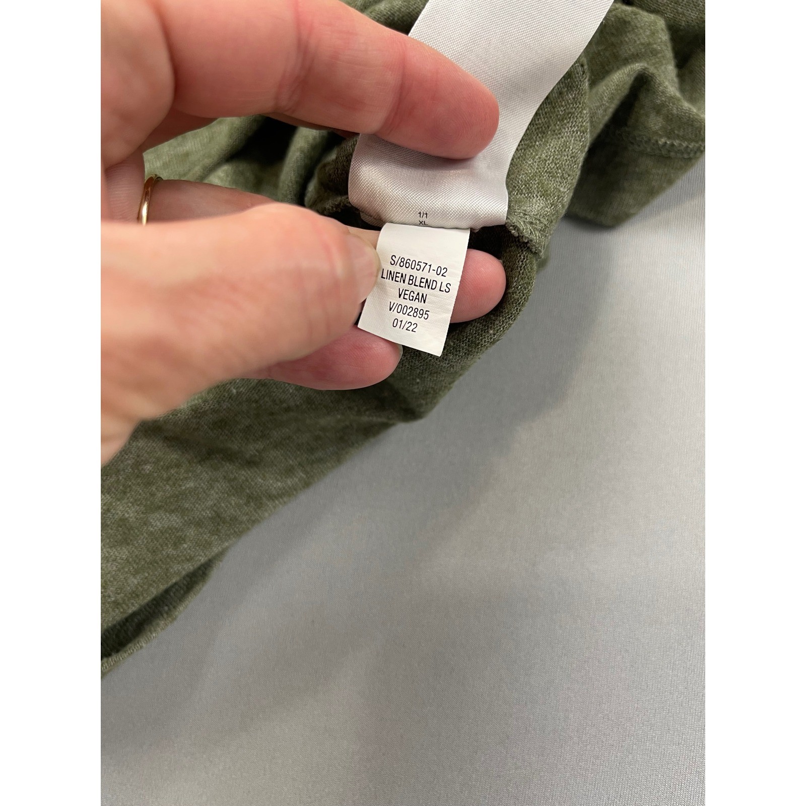 Banana Republic Mens XL Linen Blend Long Sleeve Henley Shirt Olive Green gallery