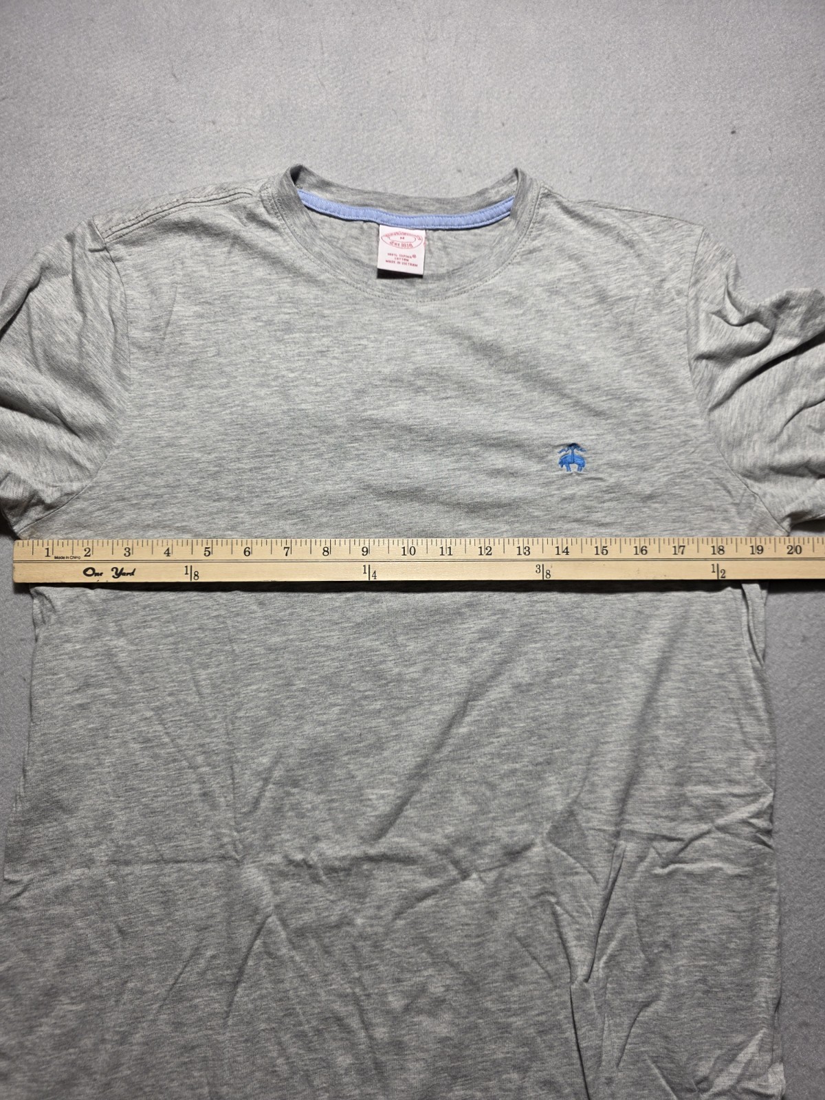 Brooks Brothers Men Medium Gray Supima Cotton Embroidered Golden Fleece T-Shirt gallery