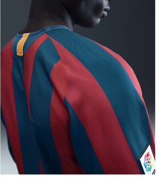 Nike FC Barcelona 2005/06 Retro Soccer Replica Long-Sleeve Jersey HQ1461-471 gallery