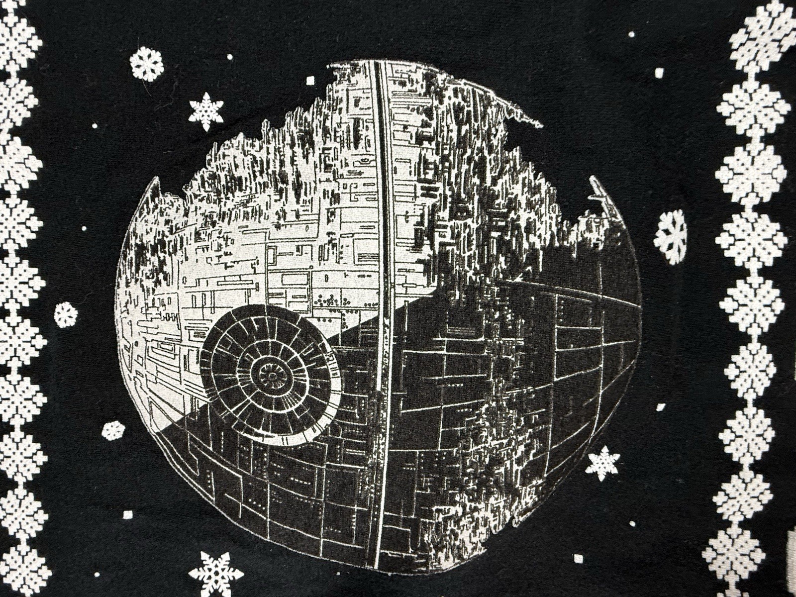 Black Size Medium Star Wars Death Star Christmas Tee 100% Cotton gallery