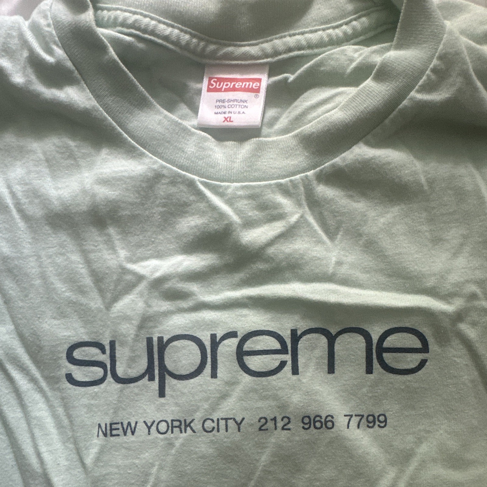 Supreme Logo Graphic T-Shirt Green Men’s XL Cotton Knit Preshrunk Crew Neck gallery