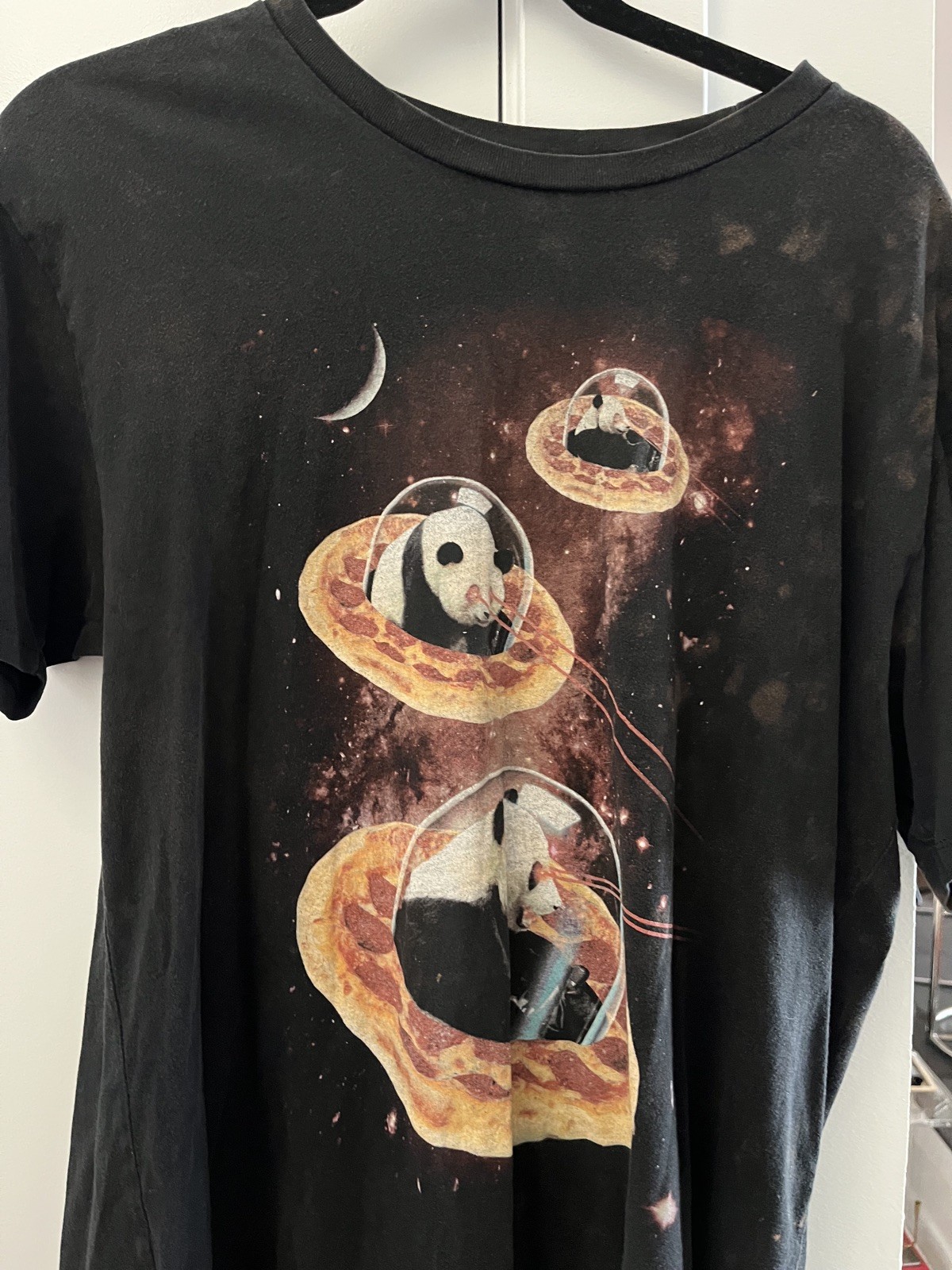 Goodie Two Sleeves Men L Panda Pizza space invader Graphic T-Shirt whimsy Retro gallery