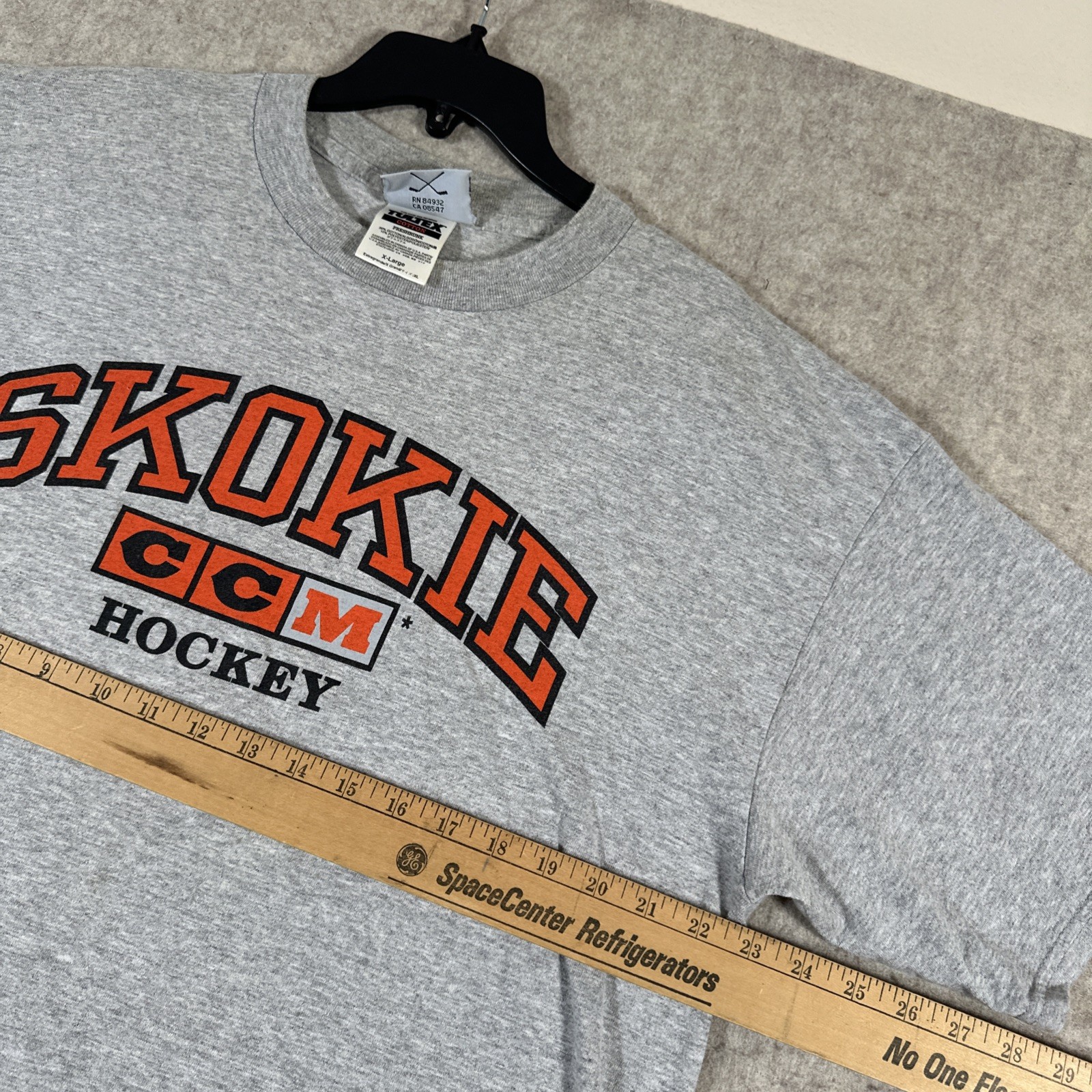 Vintage 90’s Skokie Hockey T-Shirt XL Gray CCM Shorts Sleeve (Stains) gallery
