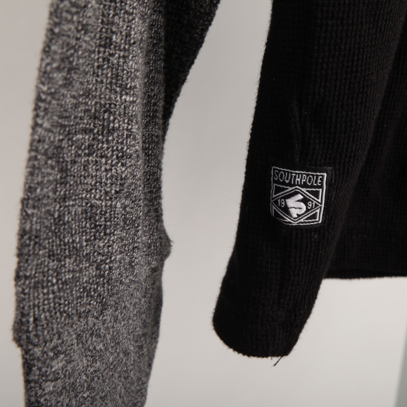 Southpole Shirt Mens Medium Black Grey Heritage Embroidered Thermal Pullover gallery