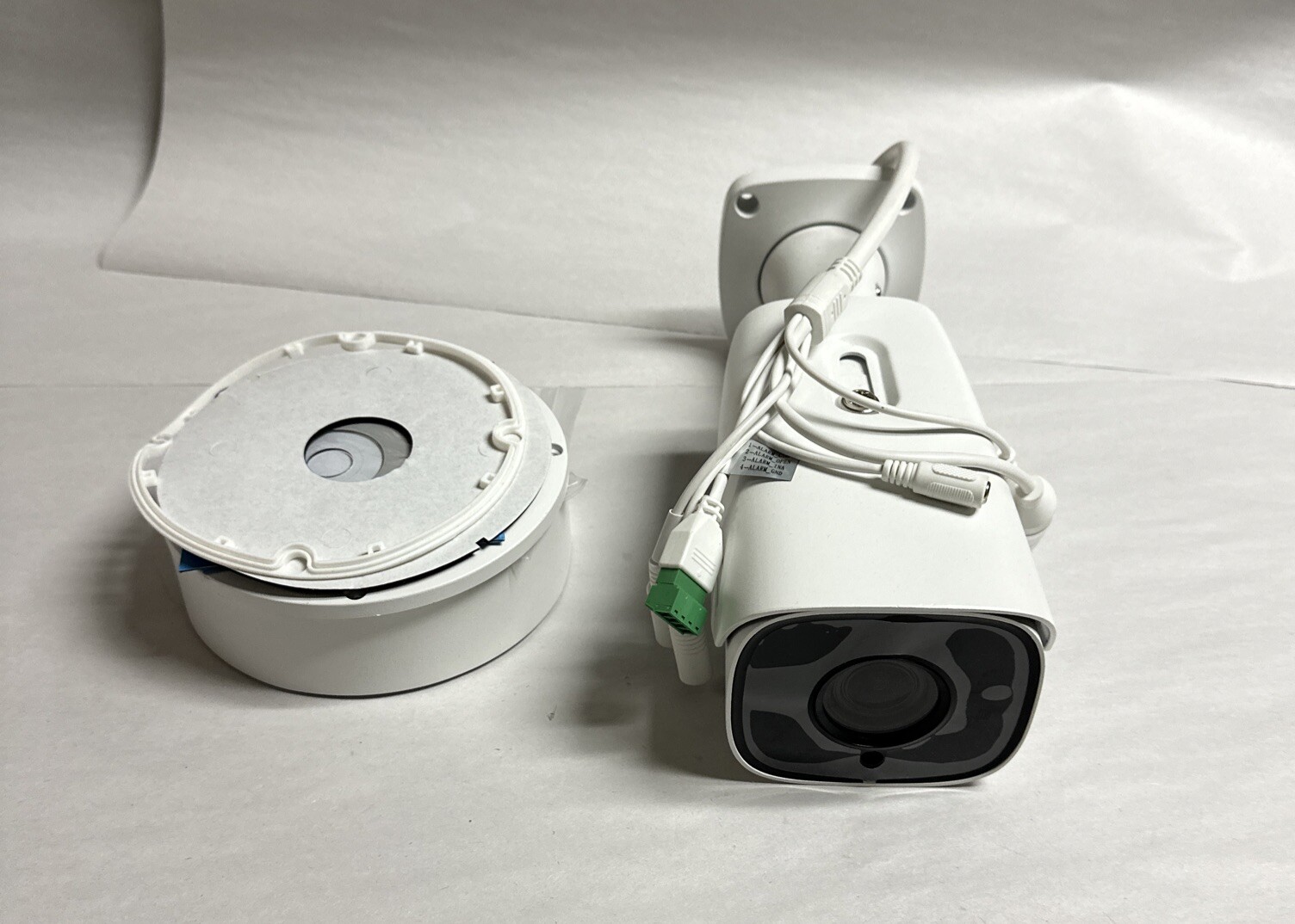 Speco O4B2M 4 Megapixel IR Bullet IP Camera with Junction Box, 2.7-12mm Lens