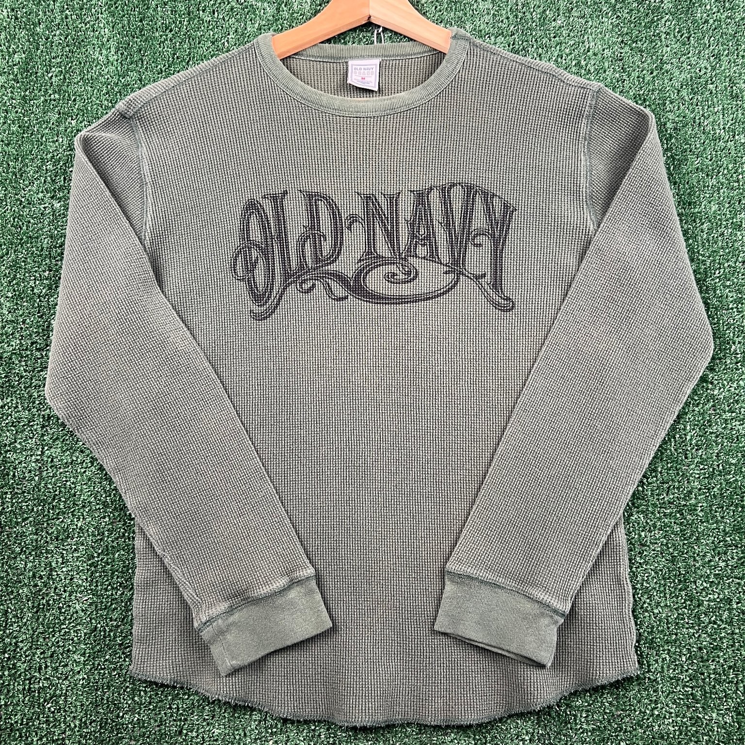 VTG Old Navy T-Shirt Men M Green Thermal Waffle Long Sleeve Spellout Old English gallery