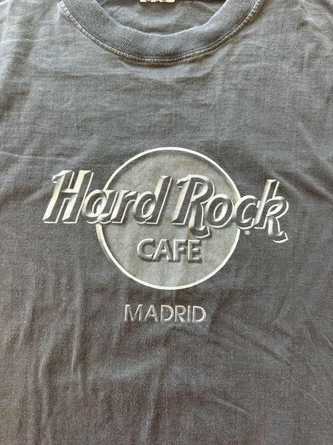 Vintage Hard Rock Cafe Madrid Silver Logo T-Shirt XL gallery