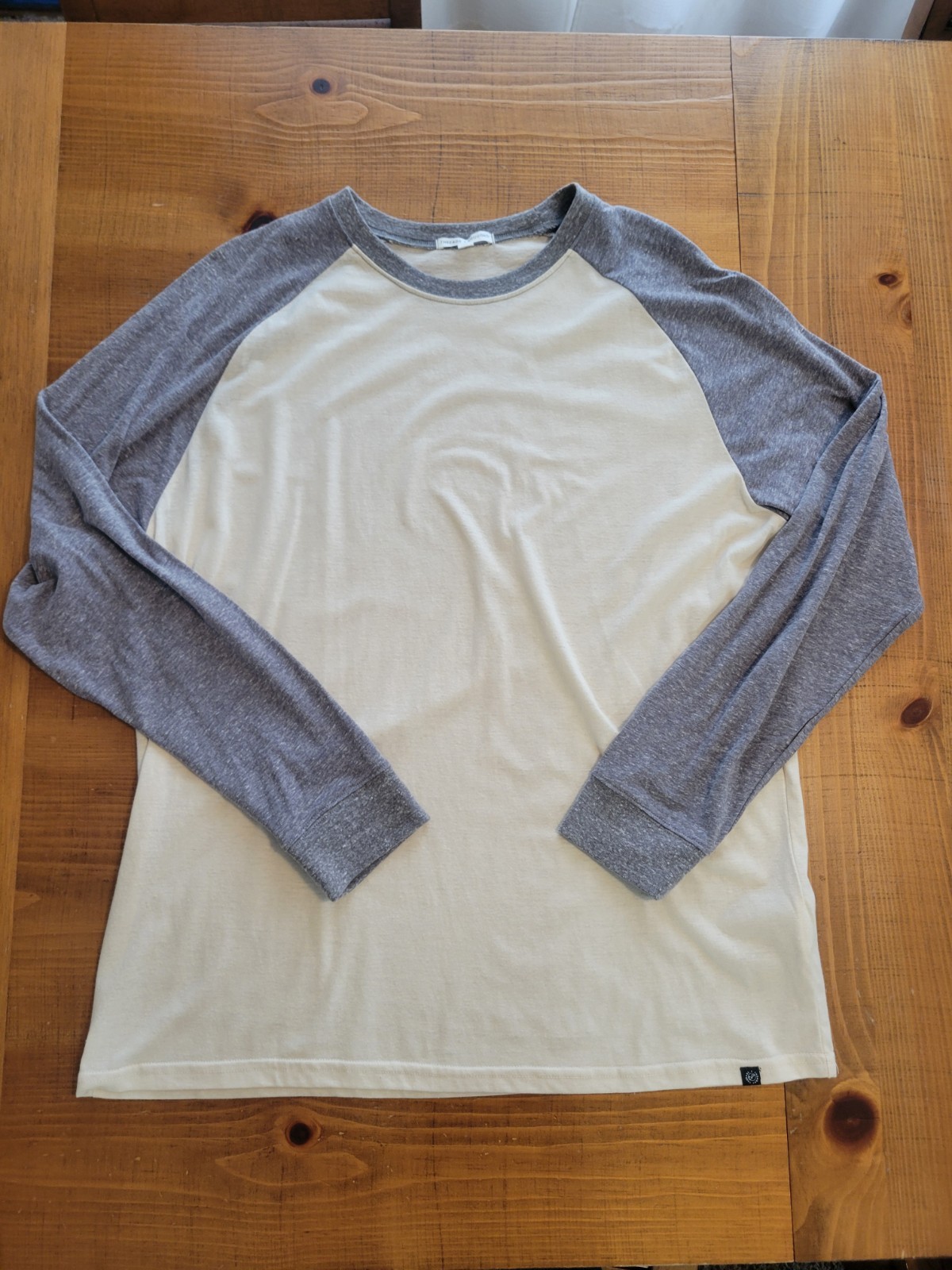 Threads 4 Thought Gray Ivory Off White Long Sleeve Baseball T Shirt Size XL Mens gallery