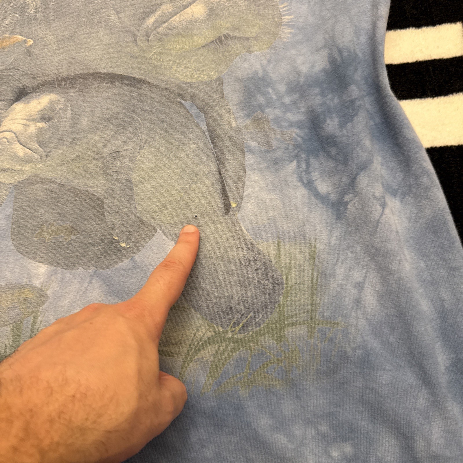 Men's Large The Mountain Vintage Aquatic Sea Whale Faded Graphic T Shirt Tie Dye gallery