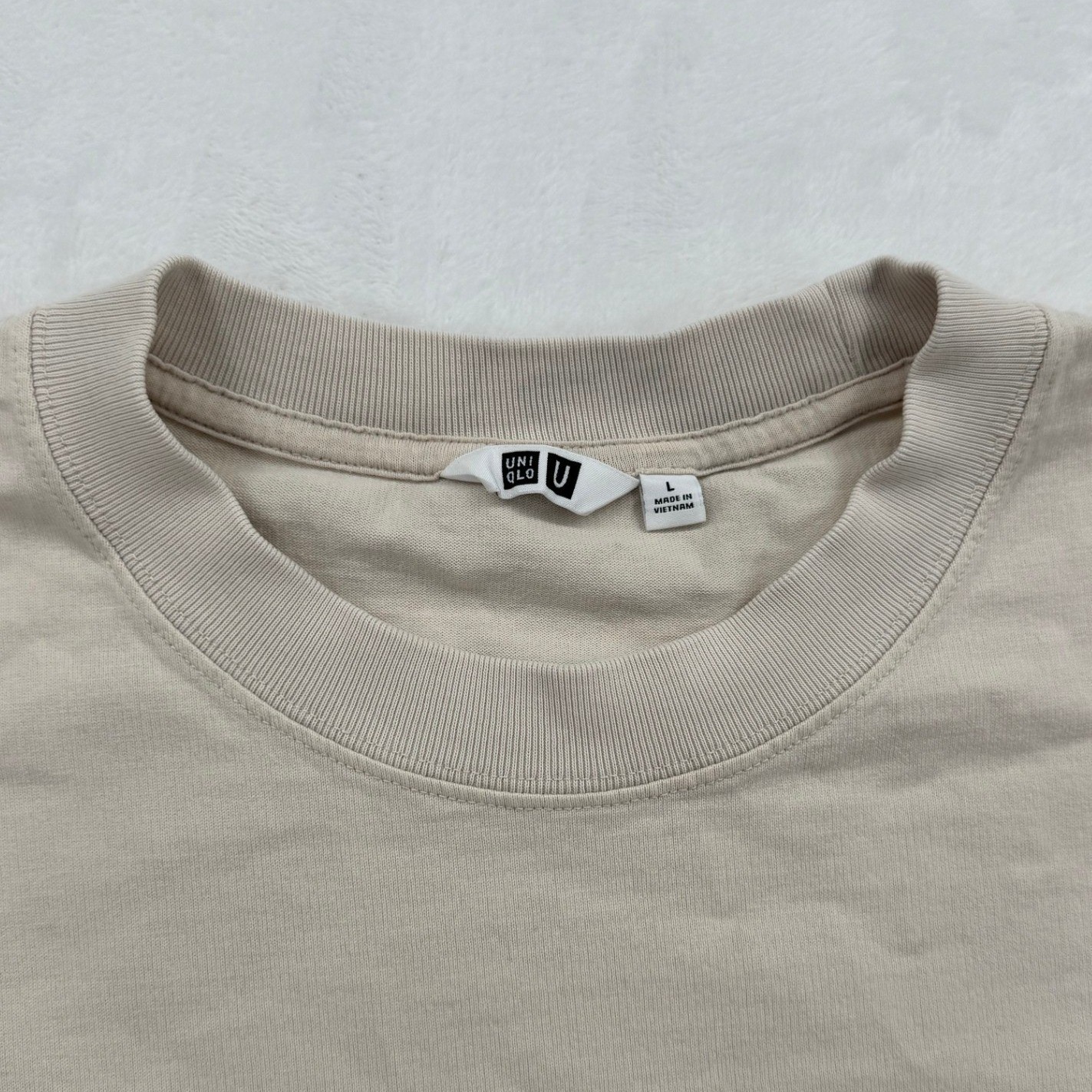 Men's Uniqlo U Pocket T-Shirt Large Beige Good Long Sleeve Crew Neck gallery
