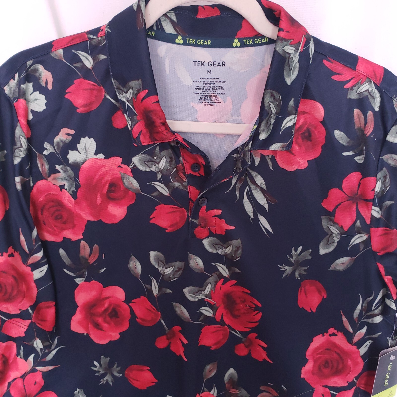 Tek Gear Navy Blue Red Roses Floral Collar Button Up Athletic Shirt Size M gallery