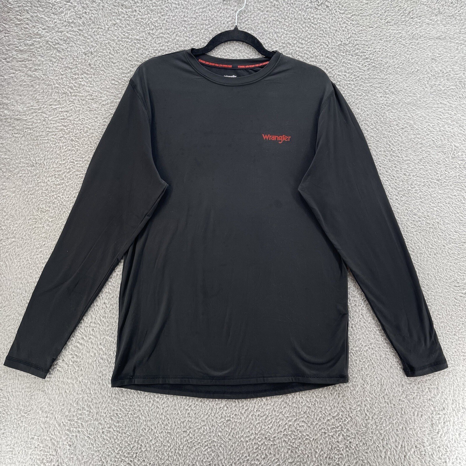 Wrangler Base Layer Top Men Medium M Black Soft Comfort Casual Workwear Logo Tee gallery