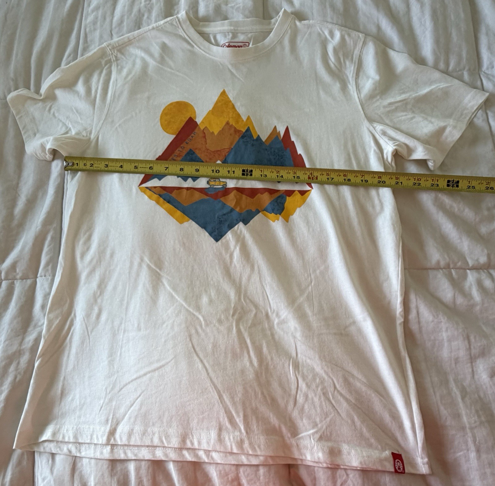 Jeep Coleman T-shirt Medium Camping Mountains Lantern Gorpcore Hiking Outdoors gallery
